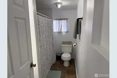 319 E Section Street, Mount Vernon, WA 98273 - Photo 17