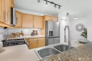 1415 6th Ave N, Seattle, WA 98109 - Photo 19