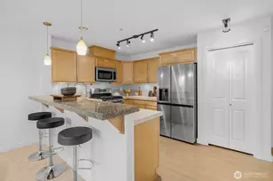 1415 6th Ave N, Seattle, WA 98109 - Photo 17