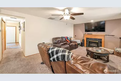 824 130th Street E, Parkland, WA 98445 - Photo 13