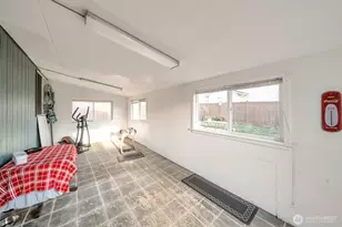 824 130th St E, Parkland, WA 98445 - Photo 23