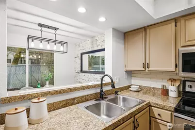 12905 126th Court NE #L105, Kirkland, WA 98034 - Photo 9