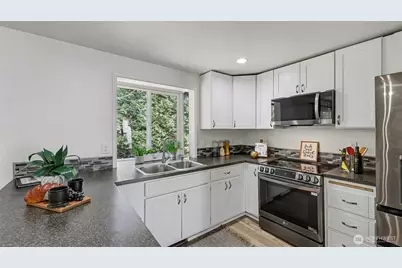 17815 152nd Place SE, Renton, WA 98058 - Photo 11