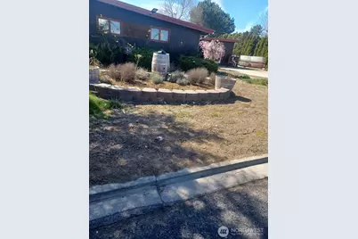 533 Fairchild Loop, Moses Lake, WA 98837 - Photo 3