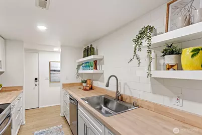 14331 124th Avenue NE #C26, Kirkland, WA 98034 - Photo 7