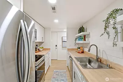 14331 124th Avenue NE #C26, Kirkland, WA 98034 - Photo 5