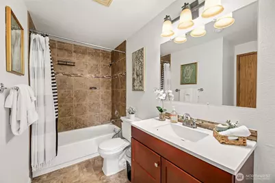 7386 W Lake Sammamish #2-302, Redmond, WA 98052 - Photo 9