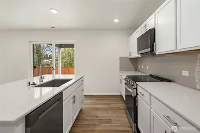 655 Salzer Creek Drive, Centralia, WA 98531 - Photo 11