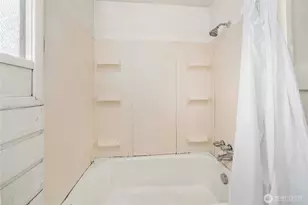 1621 N 103rd St, Seattle, WA 98133 - Photo 13