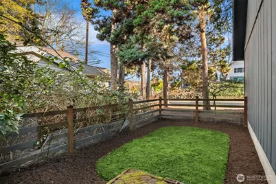 5055 7th Avenue NE, Seattle, WA 98105 - Photo 23