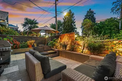 4915 Linden Avenue N, Seattle, WA 98103 - Photo 31