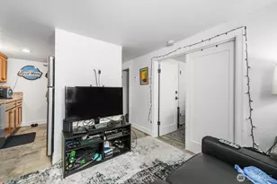 4915 Linden Ave N, Seattle, WA 98103 - Photo 27