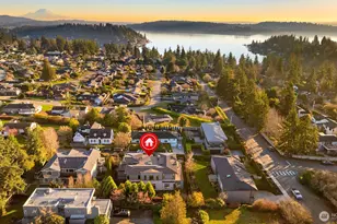 9216 NE 13th St, Clyde Hill, WA 98004 - Photo 5