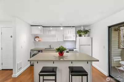 23453 16th Avenue S #A304, Des Moines, WA 98198 - Photo 9