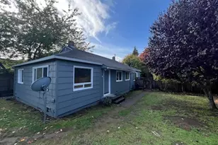 138 N Rainier Ave, Bremerton, WA 98312 - Photo 3