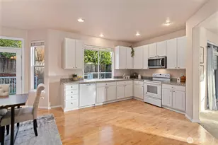 5036 NE 4th Pl, Renton, WA 98059 - Photo 11