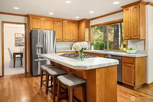 25718 SE 31st Pl, Sammamish, WA 98075 - Photo 9