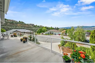 719 19th Street NE, East Wenatchee, WA 98802 - Photo 5