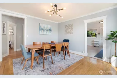 3936 Woodland Park Avenue N, Seattle, WA 98103 - Photo 9