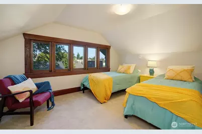 3936 Woodland Park Avenue N, Seattle, WA 98103 - Photo 19