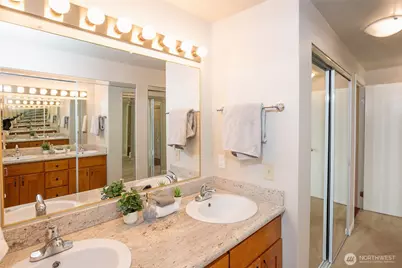 2253 Gilman Drive W #406, Seattle, WA 98119 - Photo 15