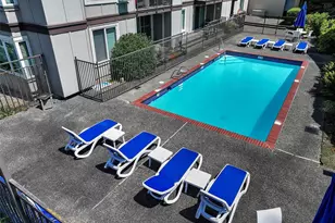 2253 Gilman Dr W, Seattle, WA 98119 - Photo 31