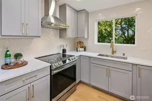 12569 37th Ave NE, Seattle, WA 98125 - Photo 11