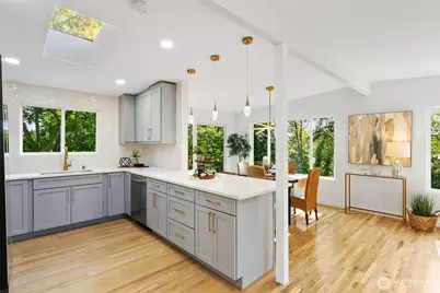 12569 37th Avenue NE, Seattle, WA 98125 - Photo 9