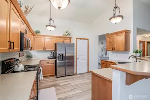 1405 NE Riddell Ave, Orting, WA 98360 - Photo 5