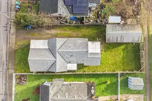 1929 11th St, Bremerton, WA 98337 - Photo 3