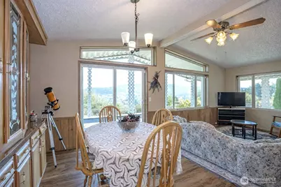 14405 Greenbelt Drive E, Bonney Lake, WA 98391 - Photo 13