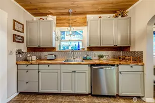 1116 E Marine View Dr, Everett, WA 98201 - Photo 9