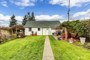 1116 E Marine View Dr, Everett, WA 98201 - Photo 25