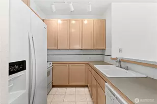 109 2nd St S, Kirkland, WA 98033 - Photo 9