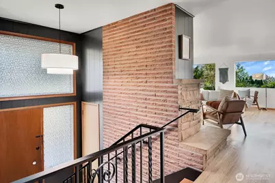 19045 46th Avenue NE, Lake Forest Park, WA 98155 - Photo 3