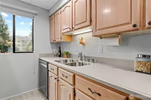 12729 NE 144th St, Kirkland, WA 98034 - Photo 11