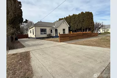321 E Oak Street, Walla Walla, WA 99362 - Photo 1