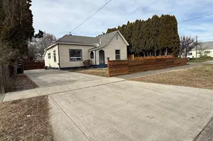 321 E Oak St, Walla Walla, WA 99362 - Photo 1