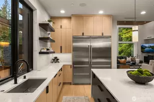 1215 96th Ave SE, Bellevue, WA 98004 - Photo 15