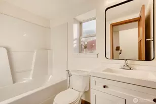 9010 18th Ave SW, Seattle, WA 98106 - Photo 17