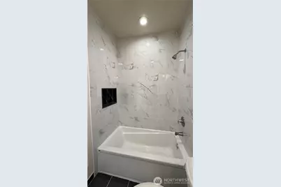 9025 38th Avenue S, Seattle, WA 98118 - Photo 11