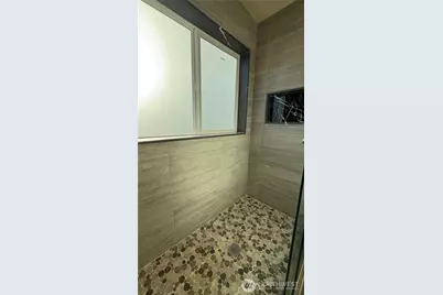 9025 38th Avenue S, Seattle, WA 98118 - Photo 17