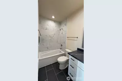 9025 38th Avenue S, Seattle, WA 98118 - Photo 9