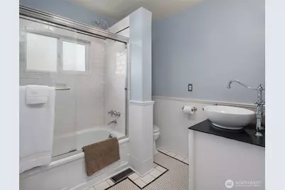 5217 5th Avenue NE, Seattle, WA 98105 - Photo 15