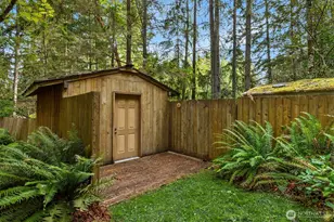 5981 Lynwood Center Rd NE, Bainbridge Island, WA 98110 - Photo 31