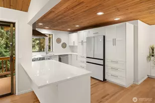 5981 Lynwood Center Rd NE, Bainbridge Island, WA 98110 - Photo 13