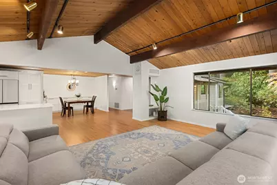 5981 Lynwood Center Road NE, Bainbridge Island, WA 98110 - Photo 15