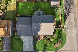 12042 SE 52nd St, Bellevue, WA 98006 - Photo 25