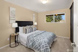 12042 SE 52nd St, Bellevue, WA 98006 - Photo 17