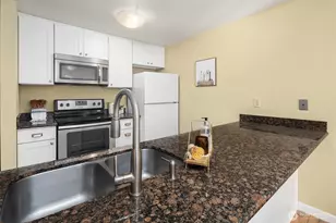 9416 1st Ave NE, Seattle, WA 98115 - Photo 9